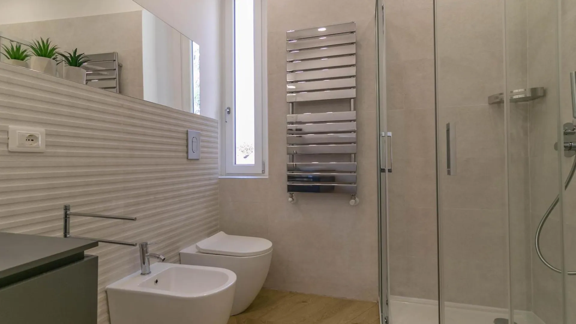 Welcomely - Lake River Apartment Lecco 0*,  Italy