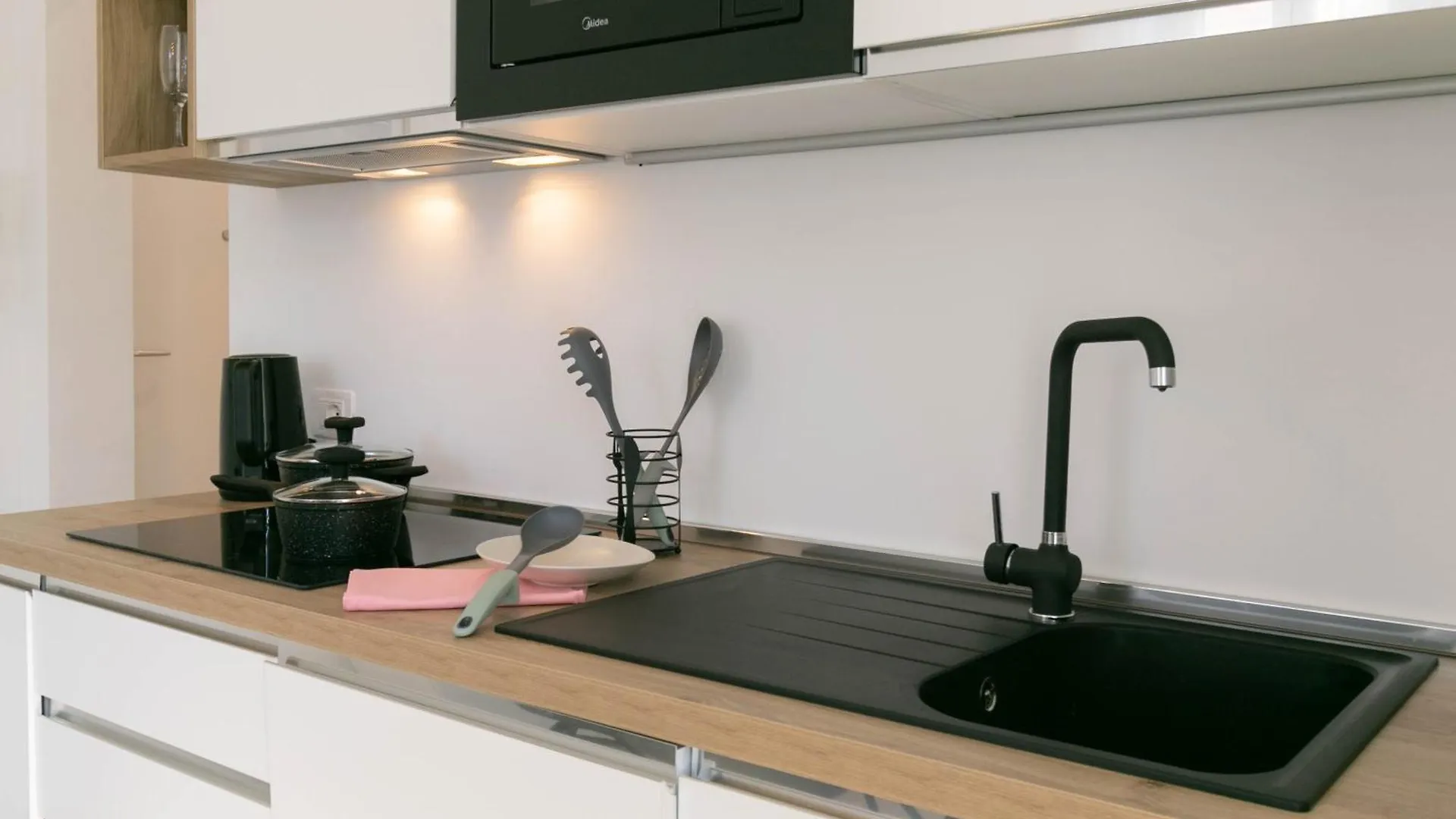 Welcomely - Lake River Apartment Lecco