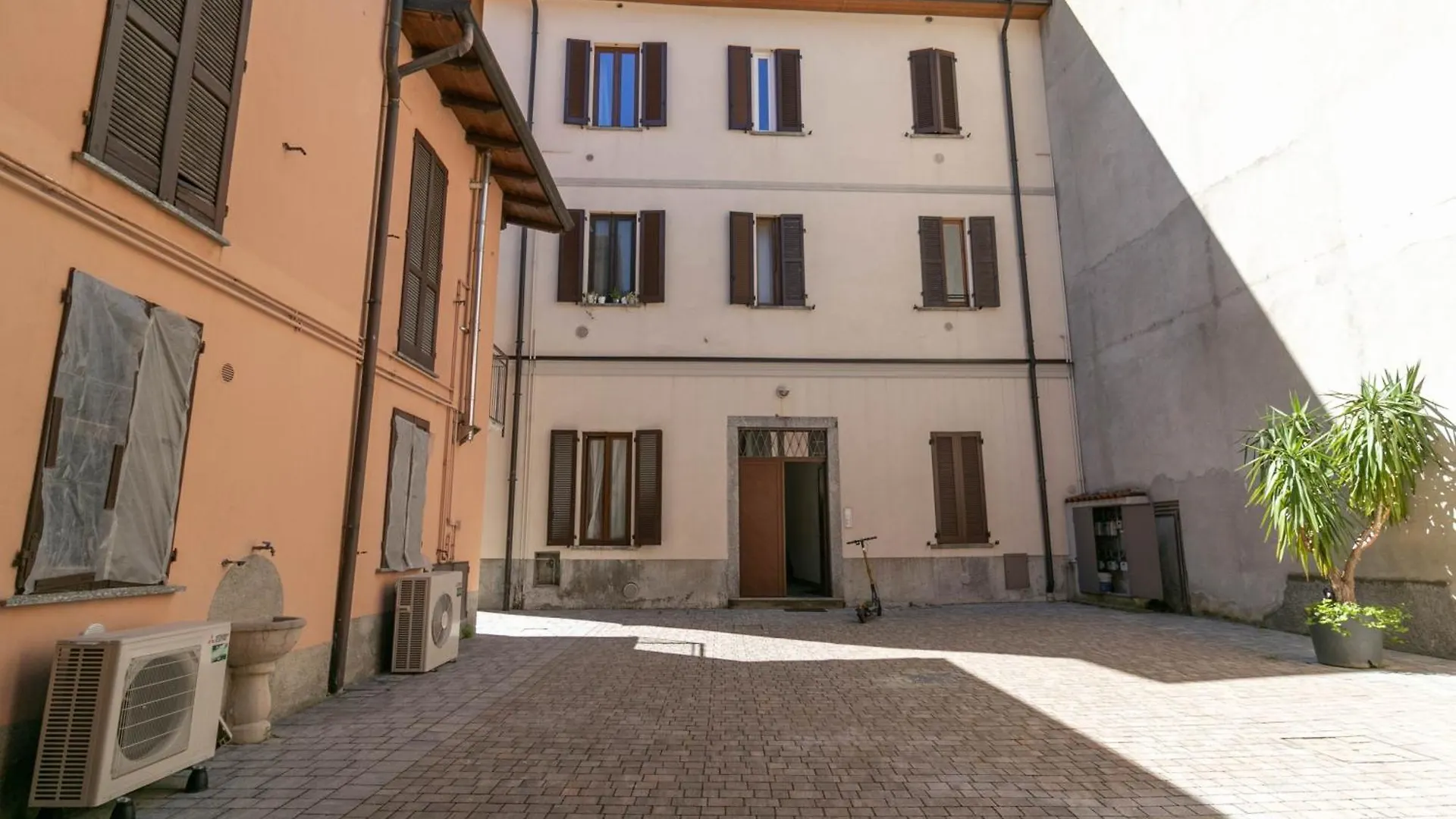 Welcomely - Lake River Apartment Lecco