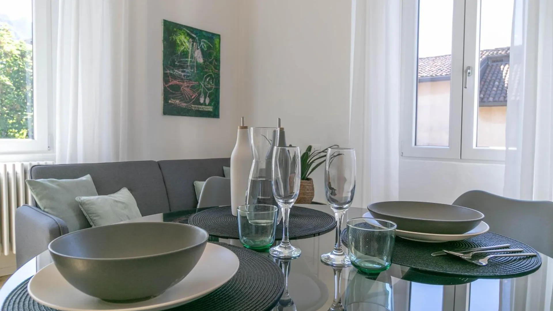 Welcomely - Lake River Apartment Lecco