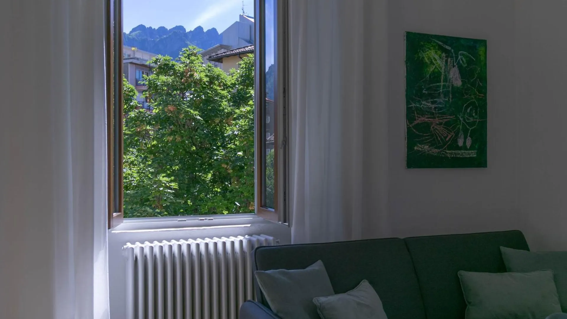 Welcomely - Lake River Apartment Lecco