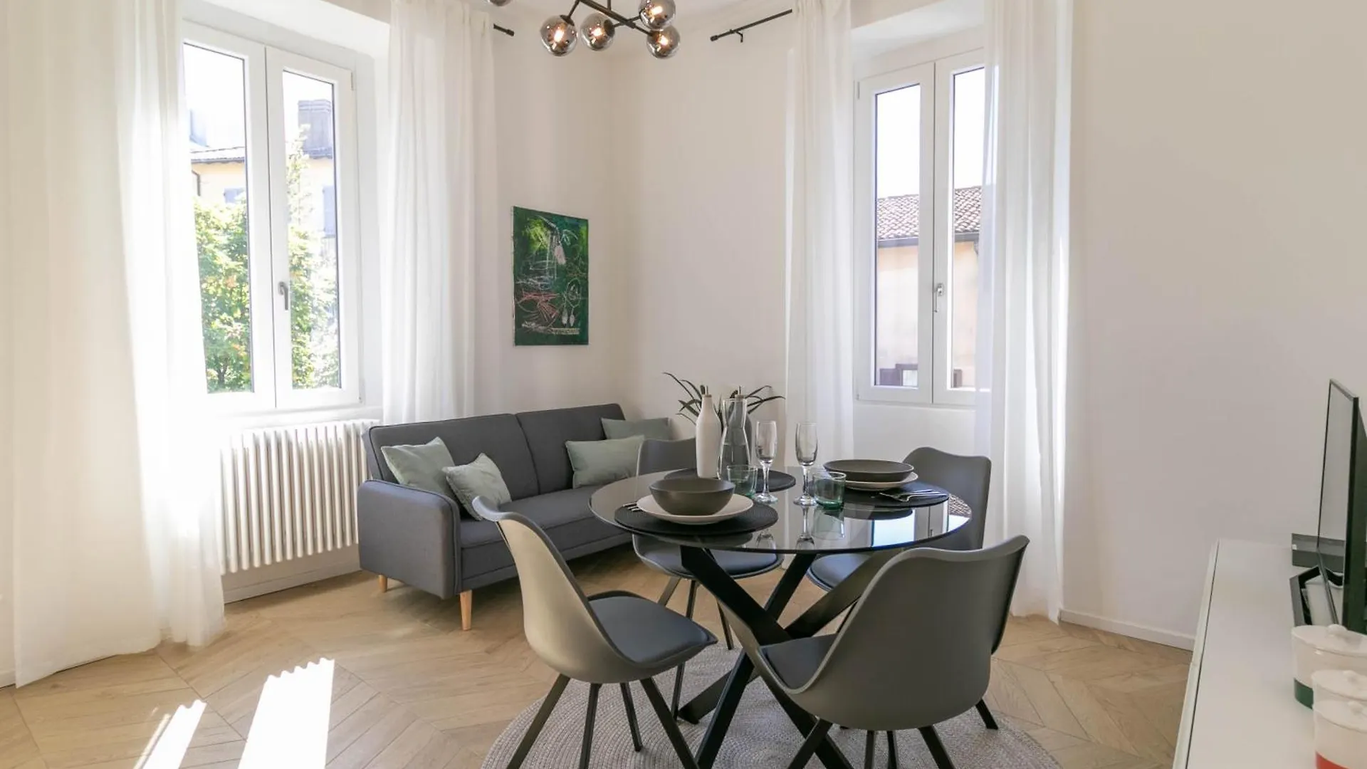 Welcomely - Lake River Apartment Lecco