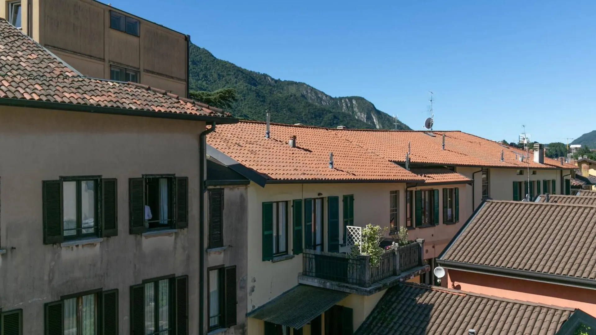 Welcomely - Lake River Apartment Lecco Italy
