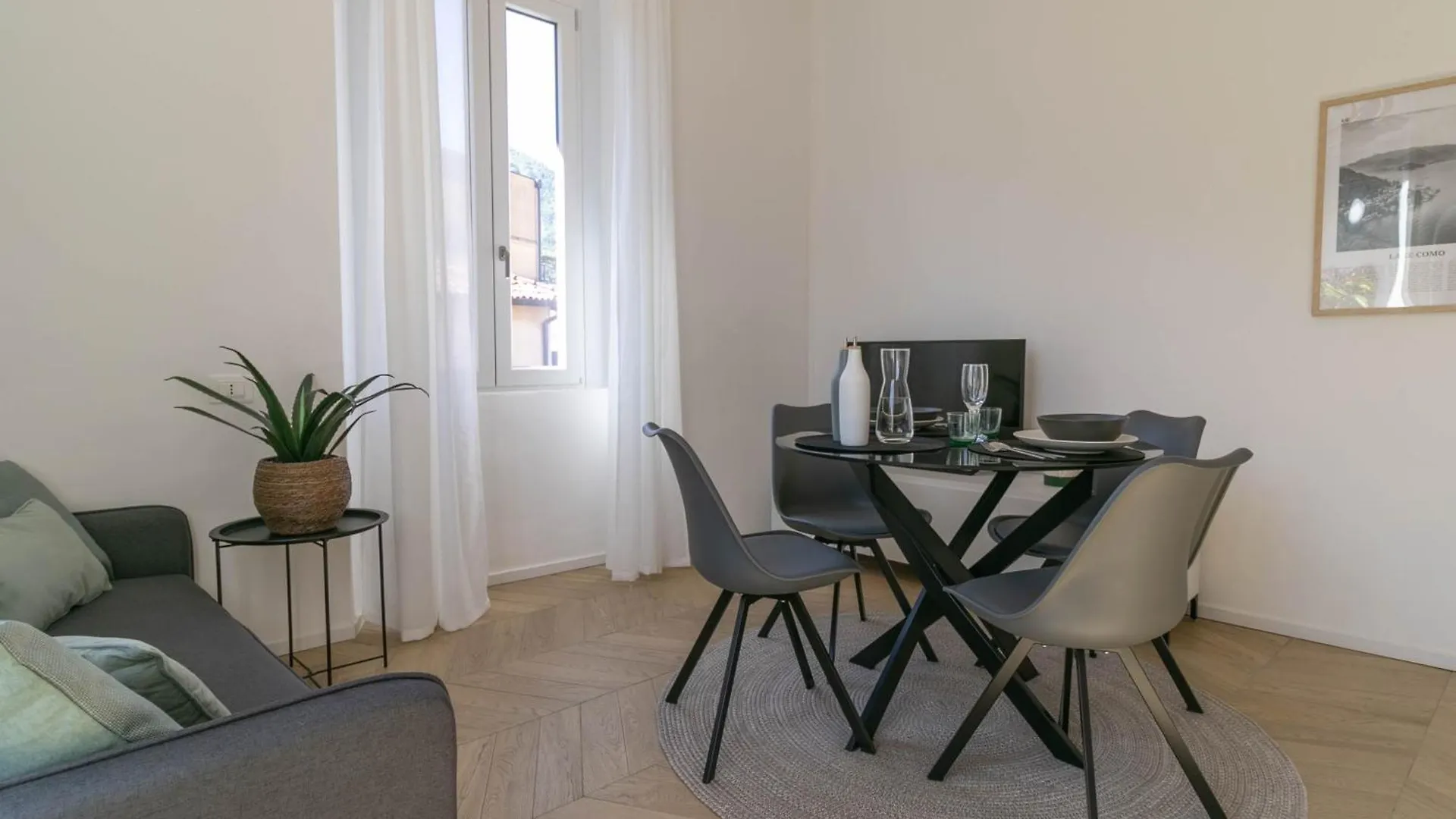 Welcomely - Lake River Apartment Lecco 0*,  Italy